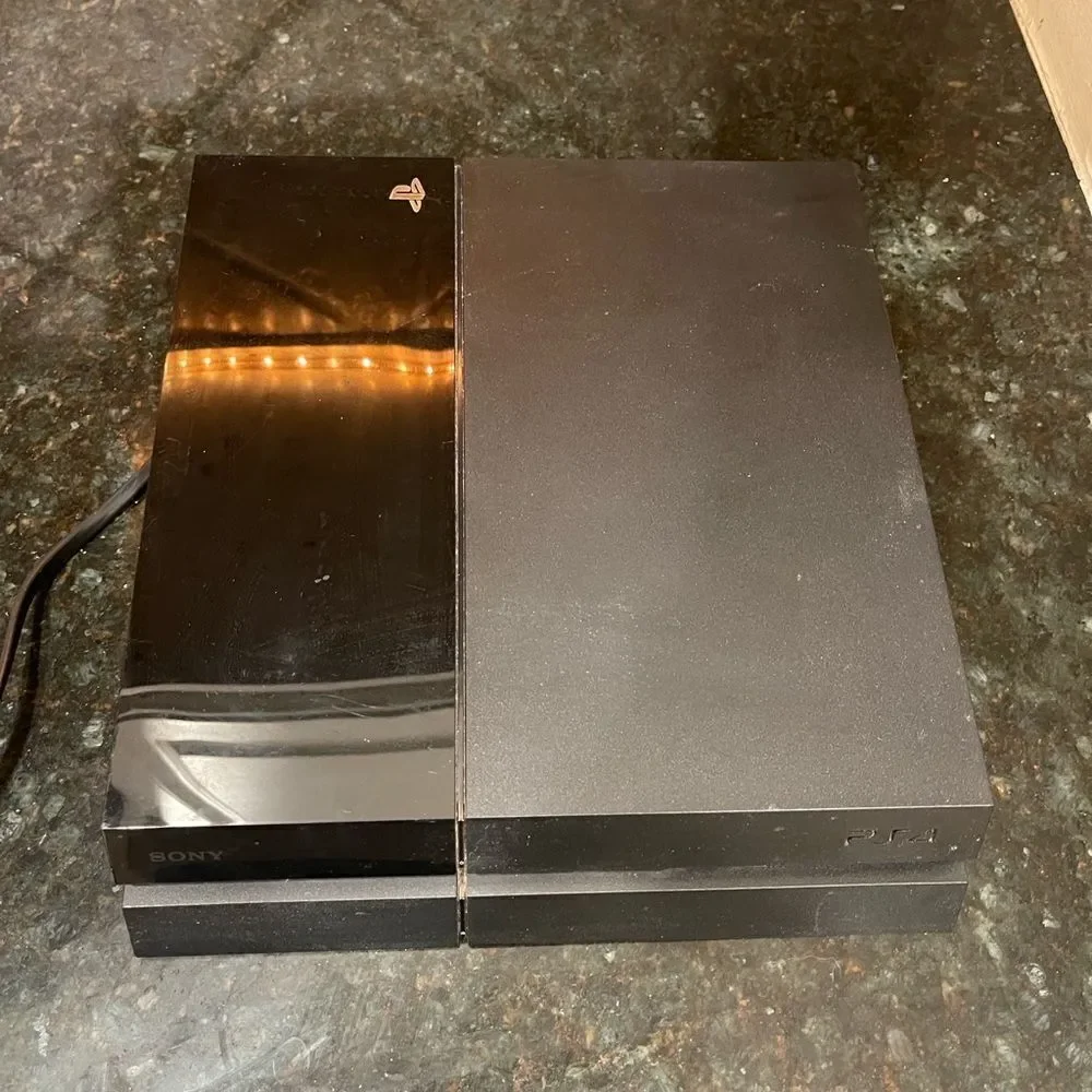 Sony PS4 Console w/ Controller – Tested Working – No Cords
